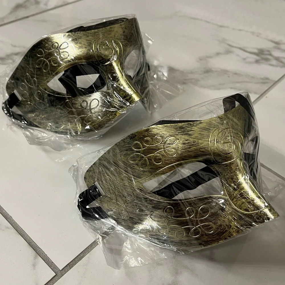 Gold Venetian-Style Men's Face Mask - Unbranded
